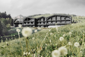  Die eigenwillige Fassadengestaltung wurde inspiriert von der Form der Heugabeln, die die Bauern in der Region verwenden 